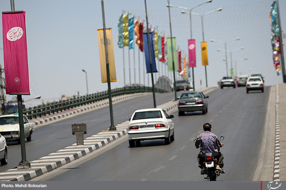 شــــهر در انتظار منجــــي