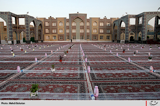 اطعام زائران بارگاه قدسی حضرت رضا(ع)  