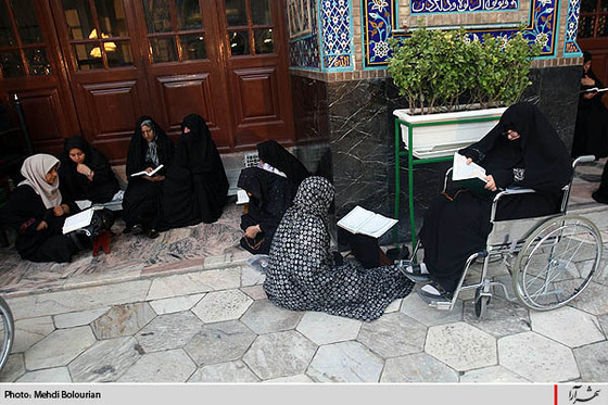 جزء خواني قرآن كريم در حرم امام رضا(ع)- 2
