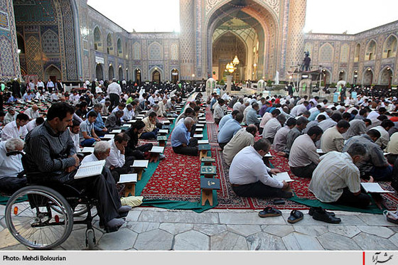 جزء خواني قرآن كريم در حرم امام رضا(ع)- 2