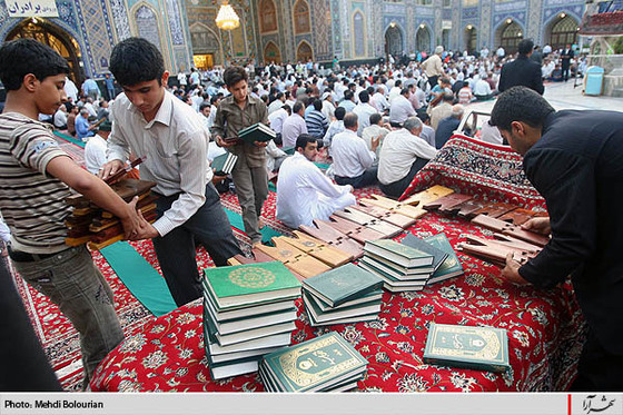جزء خواني قرآن كريم در حرم امام رضا(ع)- 2