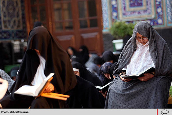 جزء خواني قرآن كريم در حرم امام رضا(ع)- 1