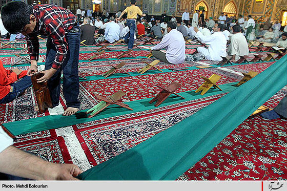 جزء خواني قرآن كريم در حرم امام رضا(ع)- 1