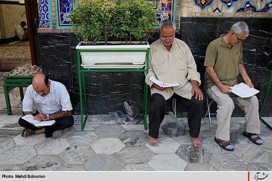 جزء خواني قرآن كريم در حرم امام رضا(ع)- 1