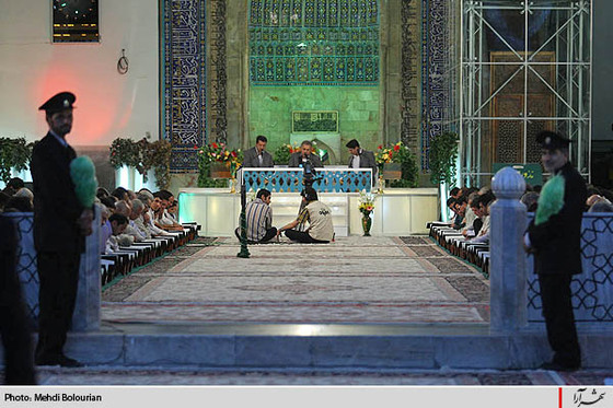 جزء خواني قرآن كريم در حرم امام رضا(ع)- 1