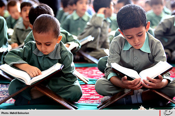 محفل انس با قرآن كودكان در حرم رضوي