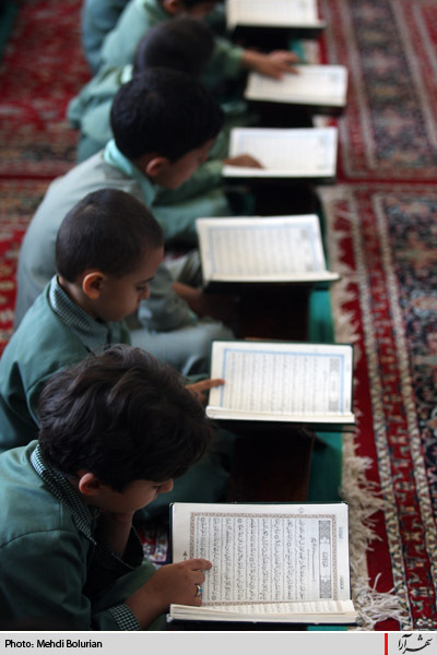 محفل انس با قرآن كودكان در حرم رضوي