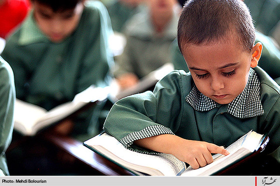 محفل انس با قرآن كودكان در حرم رضوي