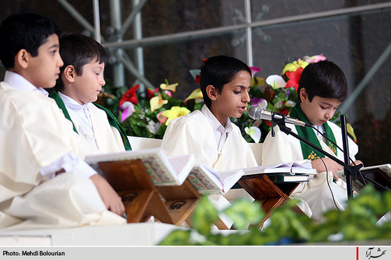 محفل انس با قرآن كودكان در حرم رضوي