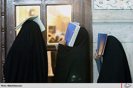 ليله القدر در حرم رضوي -1