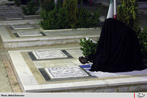 ليله القدر در جوار مزار شهدا- 3