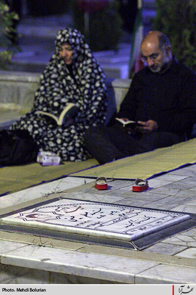 ليله القدر در جوار مزار شهدا- 3