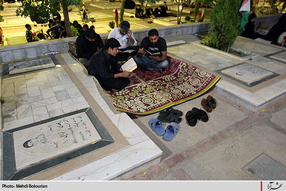 ليله القدر در جوار مزار شهدا- 3