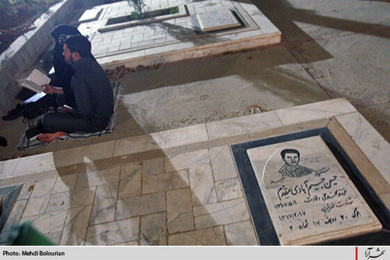 ليله القدر در جوار مزار شهدا- 1