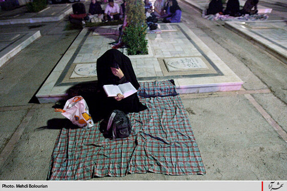 ليله القدر در جوار مزار شهدا- 1