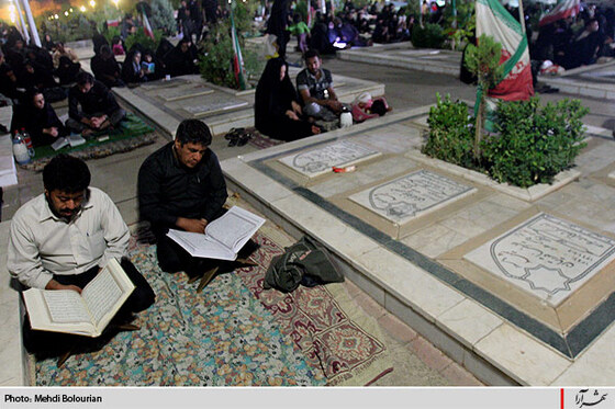 ليله القدر در جوار مزار شهدا- 1