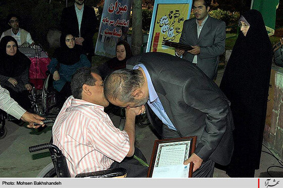 استاندار خراسان رضوي در جمع مددجويان آسايشگاه فياض بخش