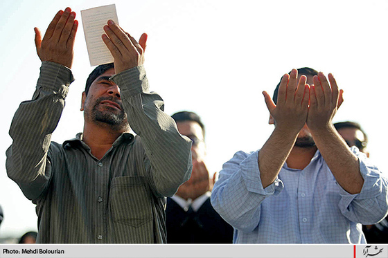 نماز باشكوه عید سعید فطر در حرم مطهر رضوي