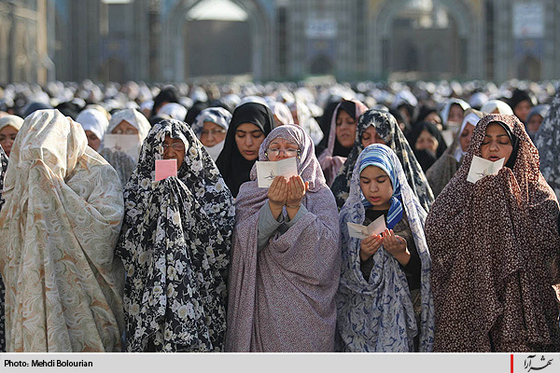 نماز باشكوه عید سعید فطر در حرم مطهر رضوي