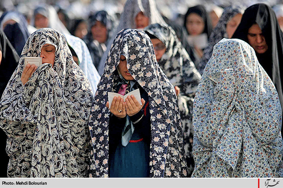 نماز باشكوه عید سعید فطر در حرم مطهر رضوي