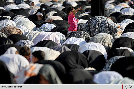 نماز باشكوه عید سعید فطر در حرم مطهر رضوي