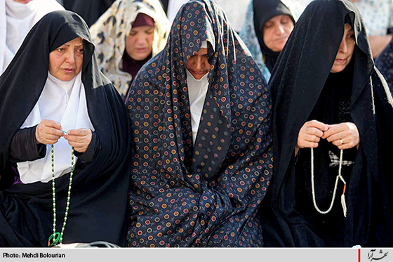 نماز باشكوه عید سعید فطر در حرم مطهر رضوي