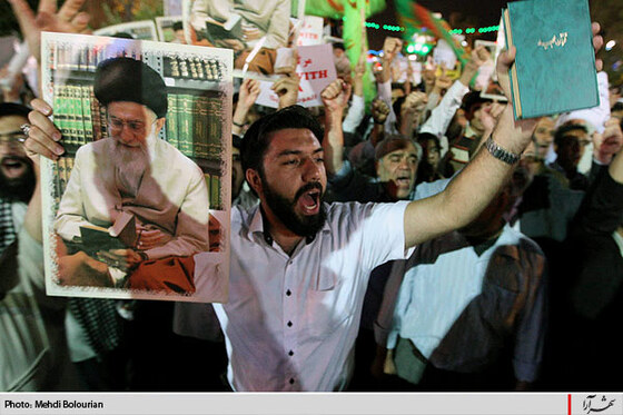 راهپیمایی مردم مشهد در اعتراض به اهانت به قرآن