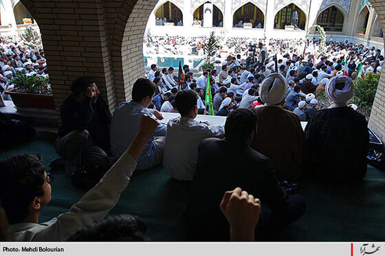 تجمع طلاب و روحانيون در محكوميت اهانت به قرآن کریم 