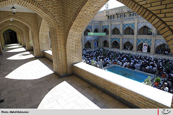 تجمع طلاب و روحانيون در محكوميت اهانت به قرآن کریم 