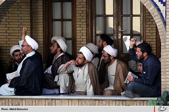 تجمع طلاب و روحانيون در محكوميت اهانت به قرآن کریم 