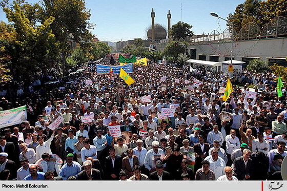 راهپيمايي مردم مشهد در اعتراض به هتك حرمت قرآن كريم-2