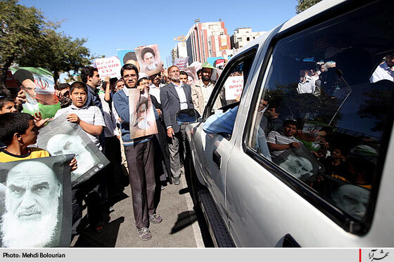 راهپيمايي مردم مشهد در اعتراض به هتك حرمت قرآن كريم-2