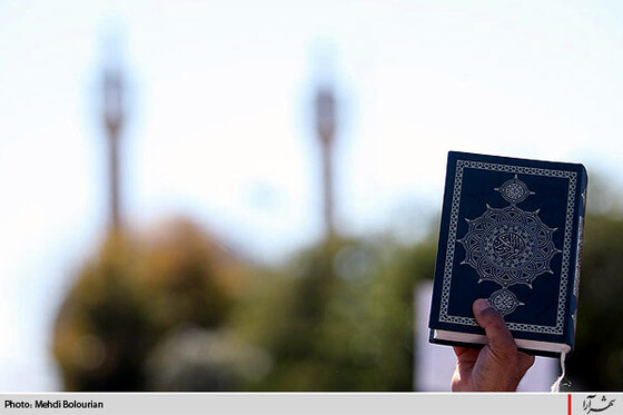 راهپيمايي مردم مشهد در اعتراض به هتك حرمت قرآن كريم-2