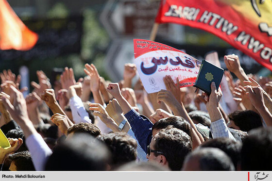 راهپيمايي مردم مشهد در اعتراض به هتك حرمت قرآن كريم-2