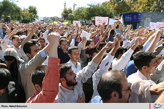 راهپيمايي مردم مشهد در اعتراض به هتك حرمت قرآن كريم-2