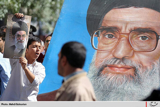 راهپيمايي مردم مشهد در اعتراض به هتك حرمت قرآن كريم-1