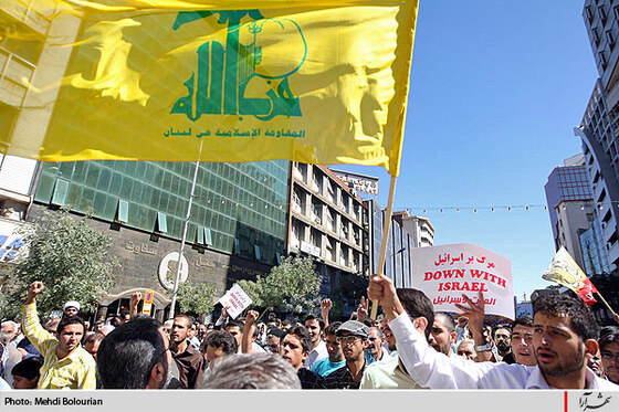 راهپيمايي مردم مشهد در اعتراض به هتك حرمت قرآن كريم-1