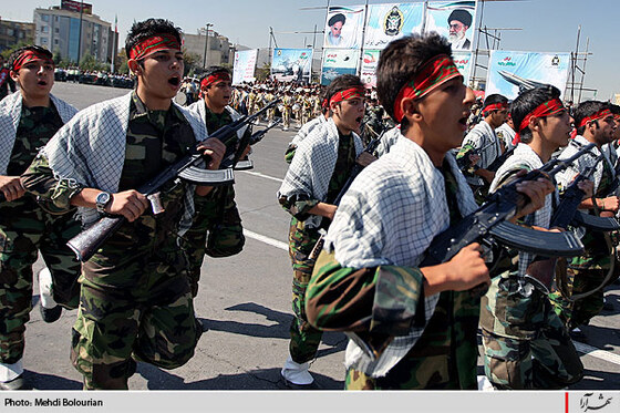 مراسم رژه نیروهای مسلح در هفته دفاع مقدس