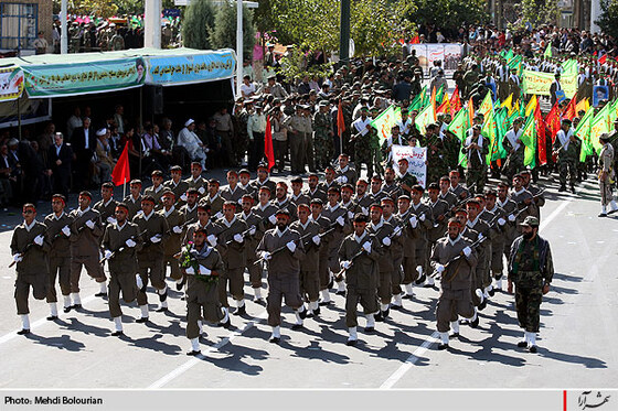 مراسم رژه نیروهای مسلح در هفته دفاع مقدس