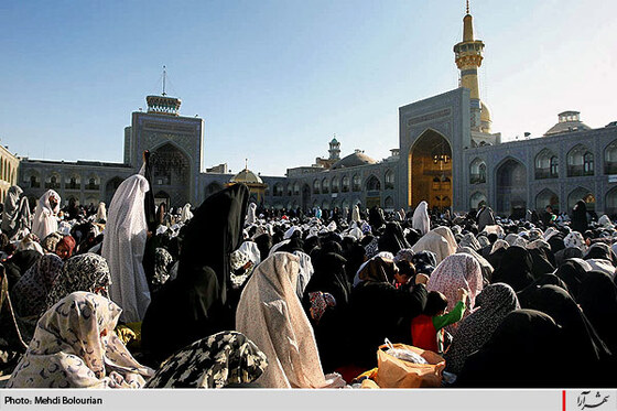 مراسم دعاي عرفه در حرم امام رضا (ع)