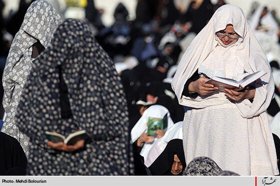 مراسم دعاي عرفه در حرم امام رضا (ع)