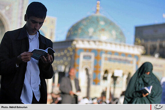 مراسم دعاي عرفه در حرم امام رضا (ع)