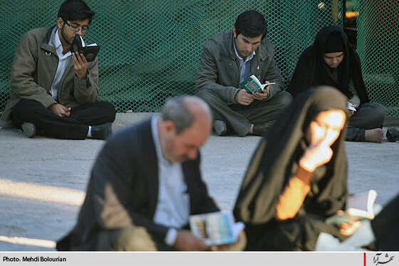 مراسم دعاي عرفه در حرم امام رضا (ع)