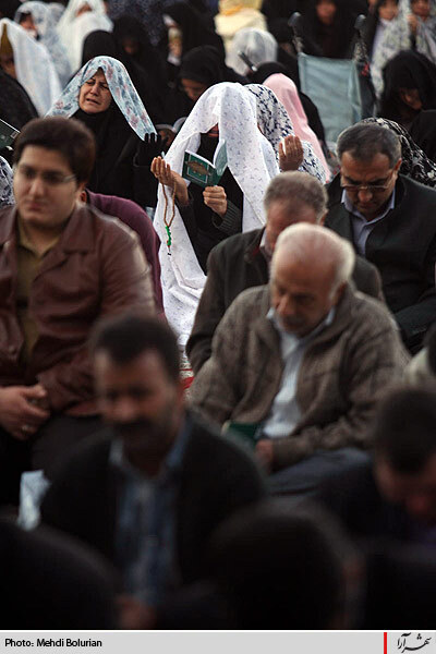 مراسم دعاي عرفه در حرم امام رضا (ع)