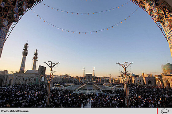 مراسم دعاي عرفه در حرم امام رضا (ع)