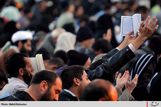 مراسم دعاي عرفه در حرم امام رضا (ع)