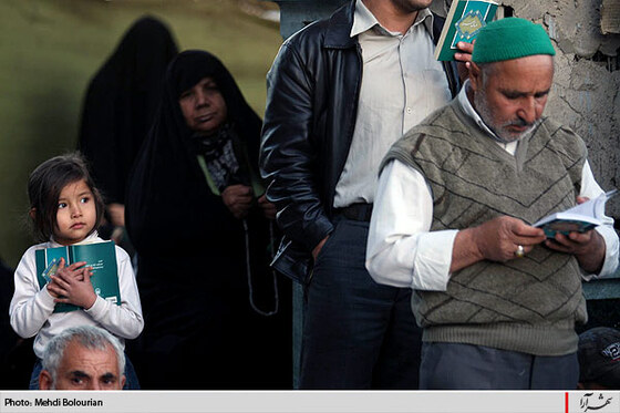 مراسم دعاي عرفه در حرم امام رضا (ع)