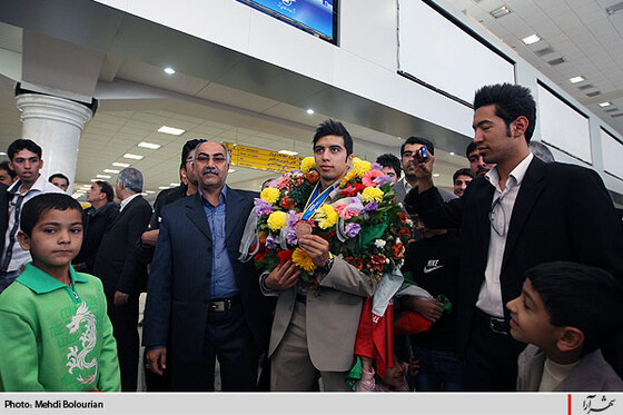 گزارش خبري/ ورود اولين مدال‌آور  ايران در گوانگجو به مشهد