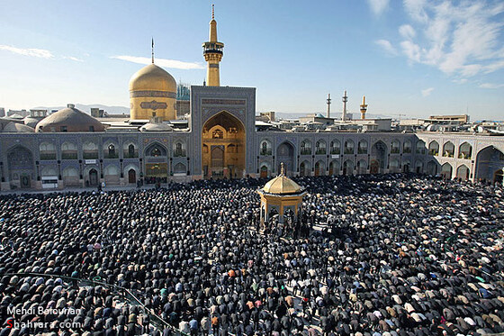 گزارش خبري/ نماز ظهر عاشورا در حرم رضوي