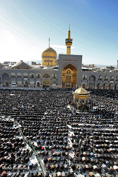 گزارش خبري/ نماز ظهر عاشورا در حرم رضوي